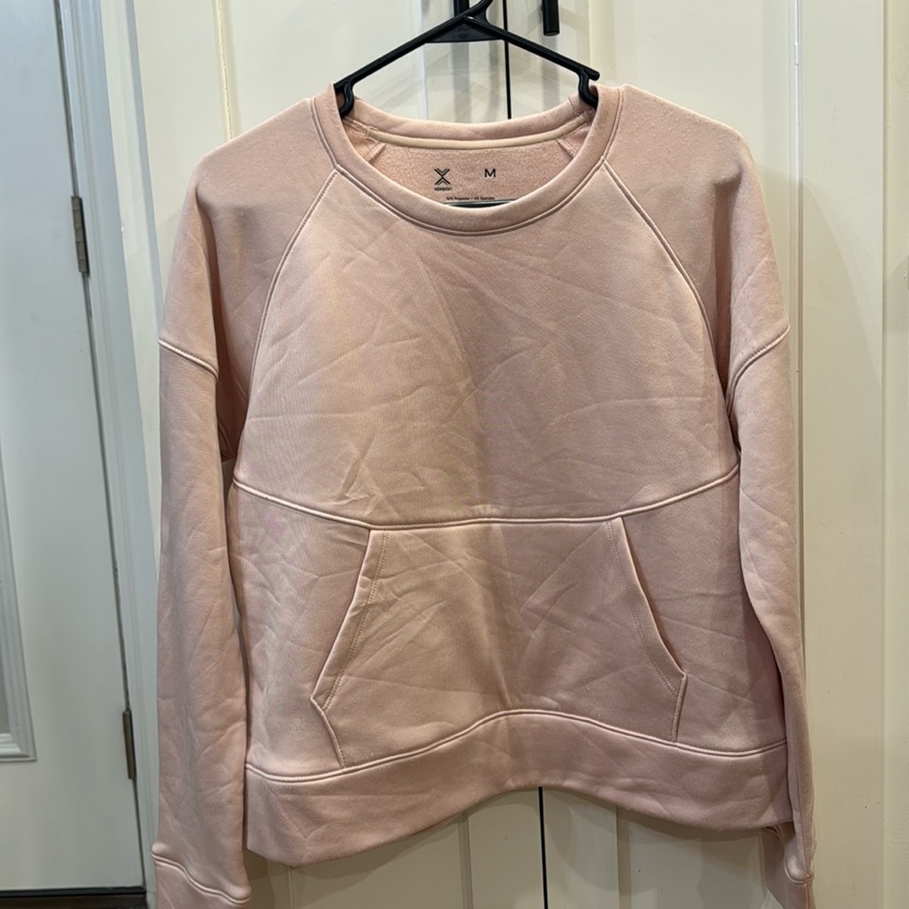 Xersion pink sweatshirt in pale pink in size large.